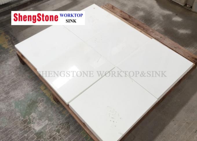 έξοχα άσπρα κεραμίδια